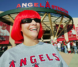Angels_fan_275